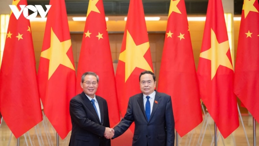 Top Vietnamese legislator holds meeting with Chinese Premier